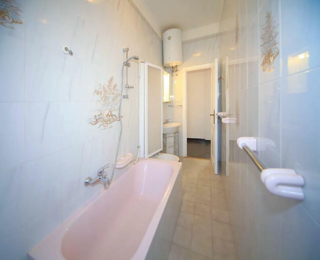 Frontemare Mozzafiato Apartment Borghetto Santo Spirito Italy