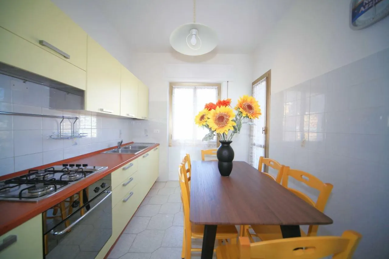 Frontemare Mozzafiato Apartment Borghetto Santo Spirito Italy