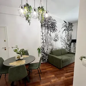 Tropical House , Lecce Italia